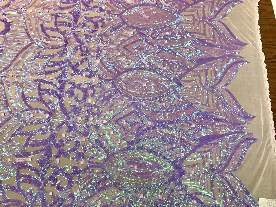 LANTEJOULAS DE PENAS IRIDESCENTES DE LAVANDA EM MALHA ELÁSTICA 4 VIAS-PROM-BY YARD - Imagem 4 de 4