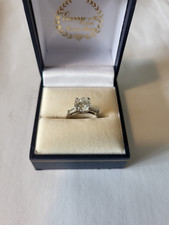 Platinum Diamond Engagement Ring 3-Stone Brilliant Cut VS1/VS2 Clarity