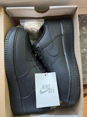 Nike Air Force 1 '07 Herren Low Top Sneaker Schwarz EU 39