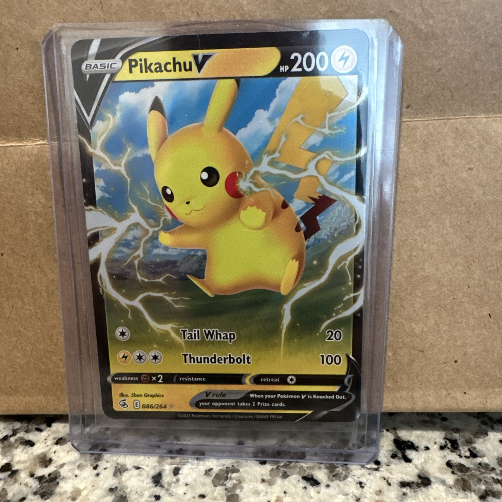 Pokémon TCG Pikachu V Illustration Card 086/264 Rare Fusion Strike Near Mint