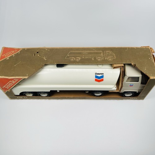 Vintage 1977 Tonka Toys Chevron Semi Trailer Tanker 8-Wheeler Steel Cabin Body - Picture 9 of 19
