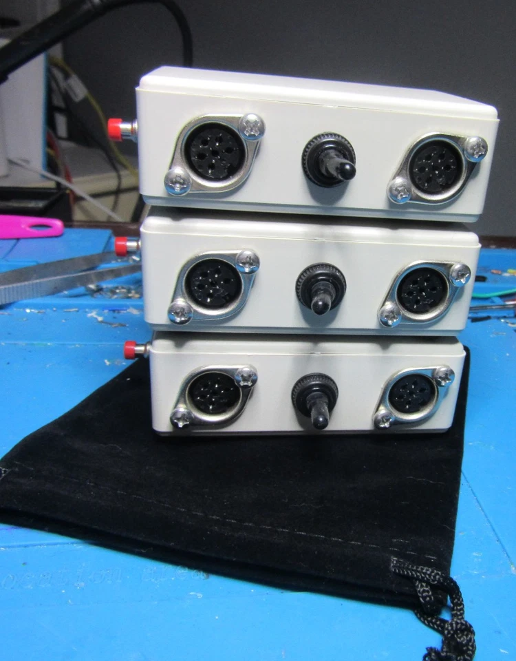 IEC Switch w LED  & Reset, 2 Commodore IEC devices  1 computer; 1 ON/2 OFF/1 ON - Image 3 of 4