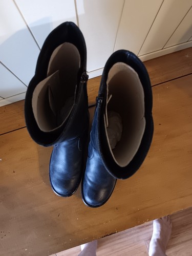 Born- High Black Boots, Size 6.5 - Picture 15 of 15