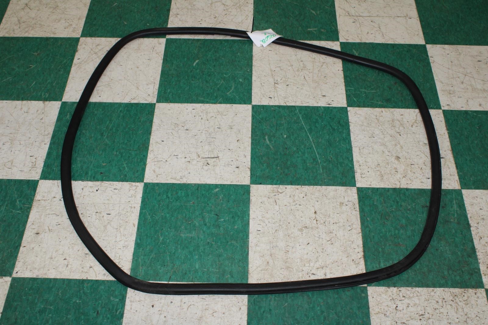 13-18 Flying Spur Black Rear Passenger Right RH RR Door Seal Weather Stripping