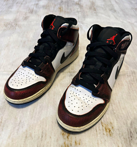 Jordan Air Jordan 1 Mid GS Kids Size 7 Burgundy White Black Leather Sneakers