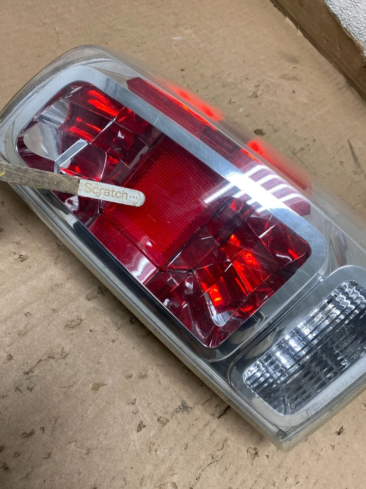 2006 2009 Mitsubishi Raider Right Passenger RH Tail Light U8726 DW - Image 4 of 4