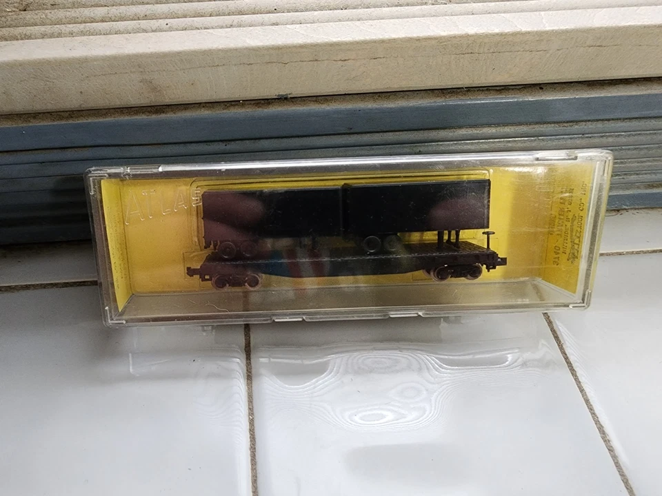 Atlas 3740 Trailer Flat Undec. Piggy back N gauge - Image 3 of 4