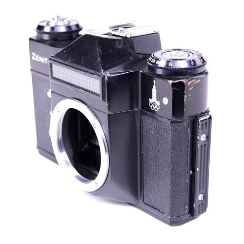 Zenit E Camera Body | Olympic edition | Black | M42 | Soviet union | 1980 - Picture 3 of 7