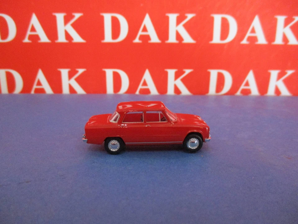 1/87 Modellino Auto Alfa Romeo Giulia 1300 Rossa 1964 by Brekina - Immagine 4 di 4