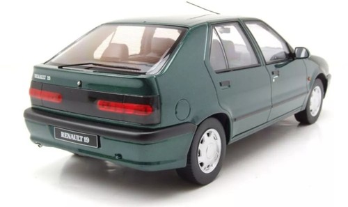 Renault 19 1994 verde metallic 1:18 Triple9 T9-18000450 - Imagen 2 de 4