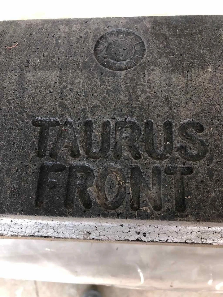 Ford Taurus 1999 sedán parachoques delantero amortiguador de energía de impacto espuma XF12-17C882-AA Foto 4 de 4