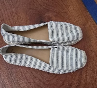 GAP Striped Canvas Ballet Flats in White and Black Sz.9