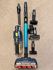 Shark VZ201UKT-26 Cordless Vacuum Cleaner DuoClean Pet + Accessories Working