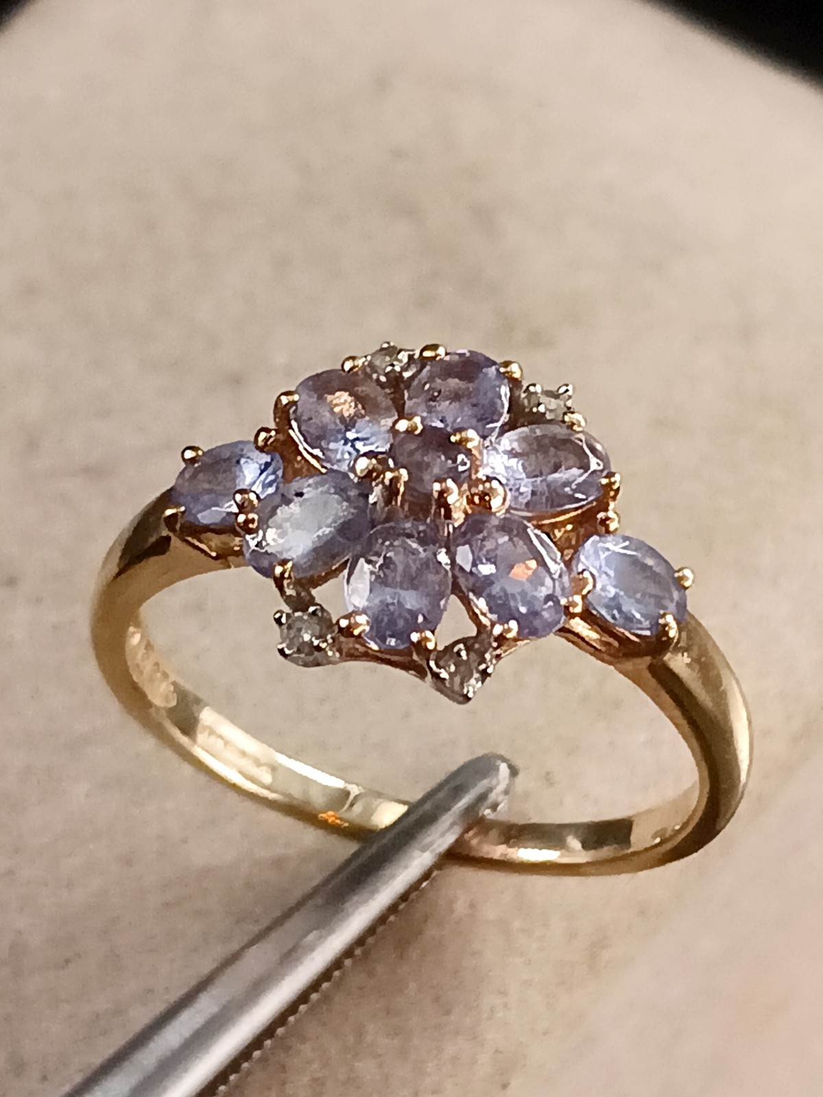9ct White Gold Tanzanite and Diamond Cluster Ring Size P  2.3g Fully Hallmarked image 4