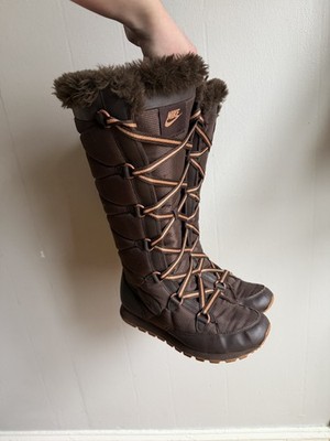 Nike Apres Skyhigh Lined Pom Pom Brown Winter Snow Boots Women's 7 333620-221