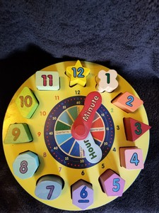 melissa and doug shape sorter clock
