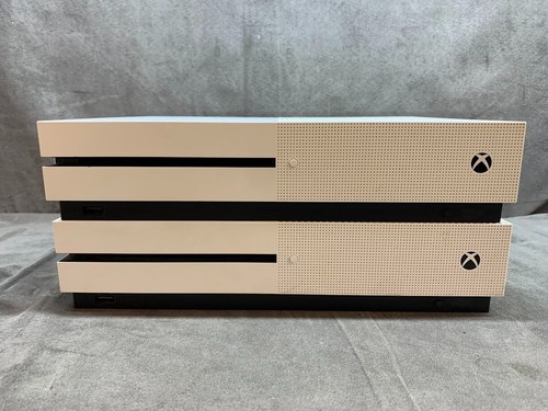 Lot of 4x Microsoft Xbox One S & C Consoles FOR PARTS OR REPAIR - Picture 4 of 13