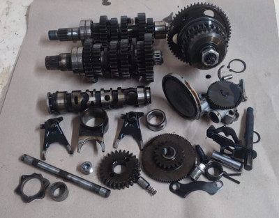 Kawasaki GPZ600R ZX600A 85-89 Komplettes Getriebe Motor Antrieb #33