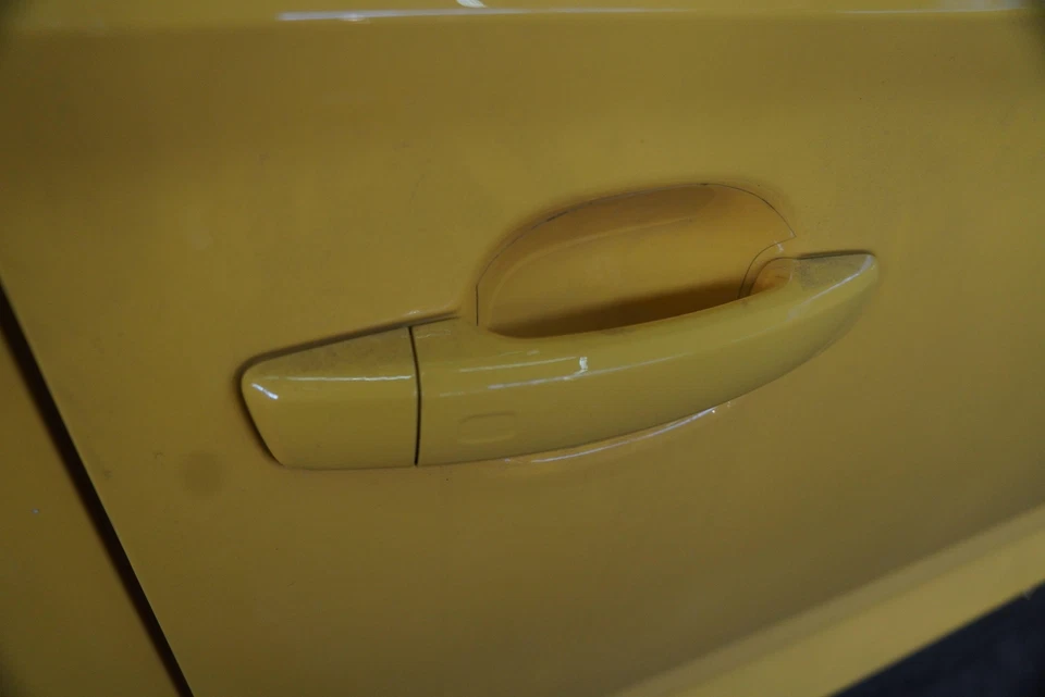 Front Right Passenger Door Shell Vegas Yellow 8V5831052B OEM Audi S3 A3 2015-20 Foto 3 de 4