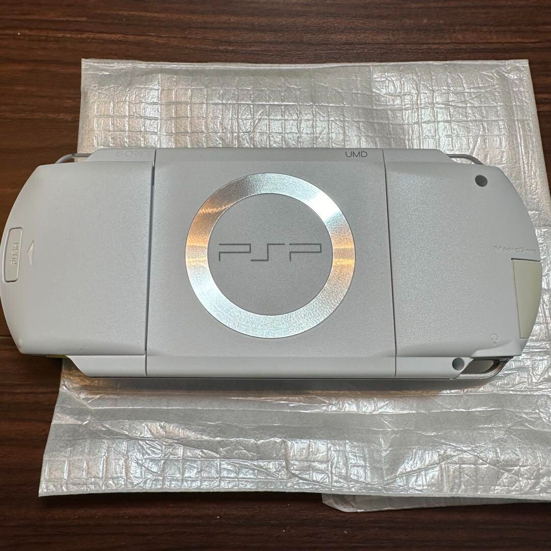 Sony PSP 3000 Value Pack White & Blue Handheld System for Sony PSP 3000 Value Pack White & Blue Handheld System for