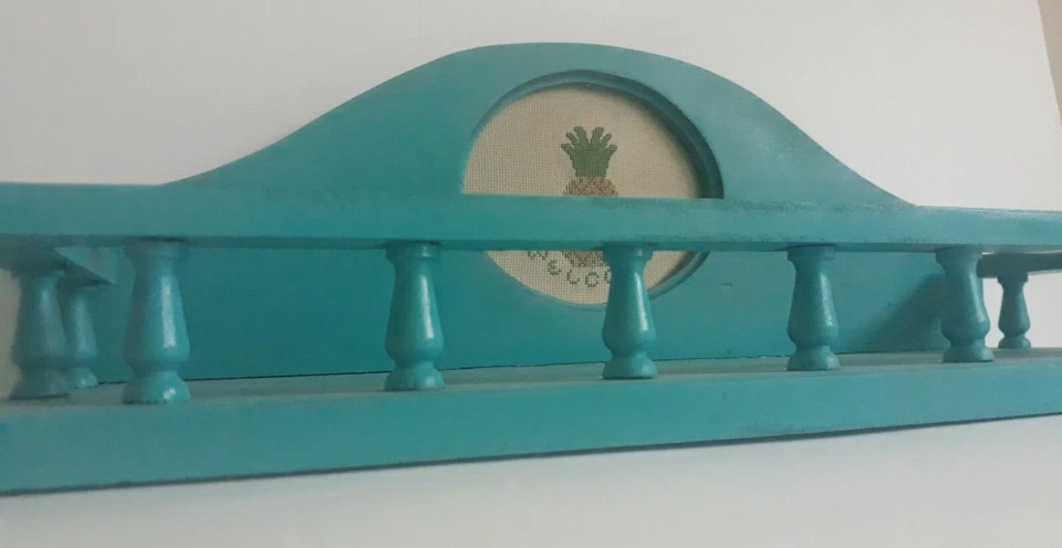 Estante Vintage Madera Maciza Turquesa Estante con Piña Bienvenida Bordado Años 70 Foto 4 de 4