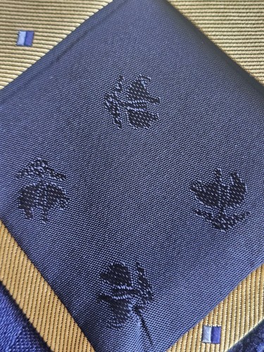 Corbata Brooks Brothers 346 para hombre dorada pura seda hecha en EE. UU. - Imagen 4 de 5