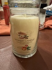 Image of Yankee Candle Signature London Christmas Tea Large Jar, 567g