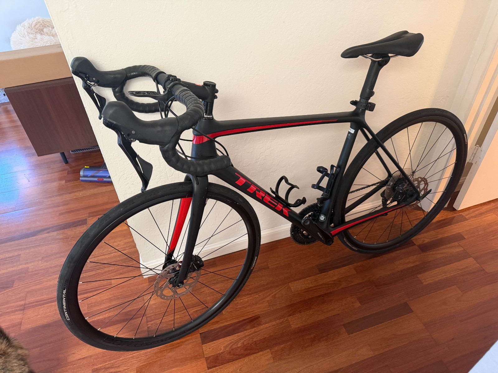 2022 Trek Emonda SL 5  road bike (56cm)