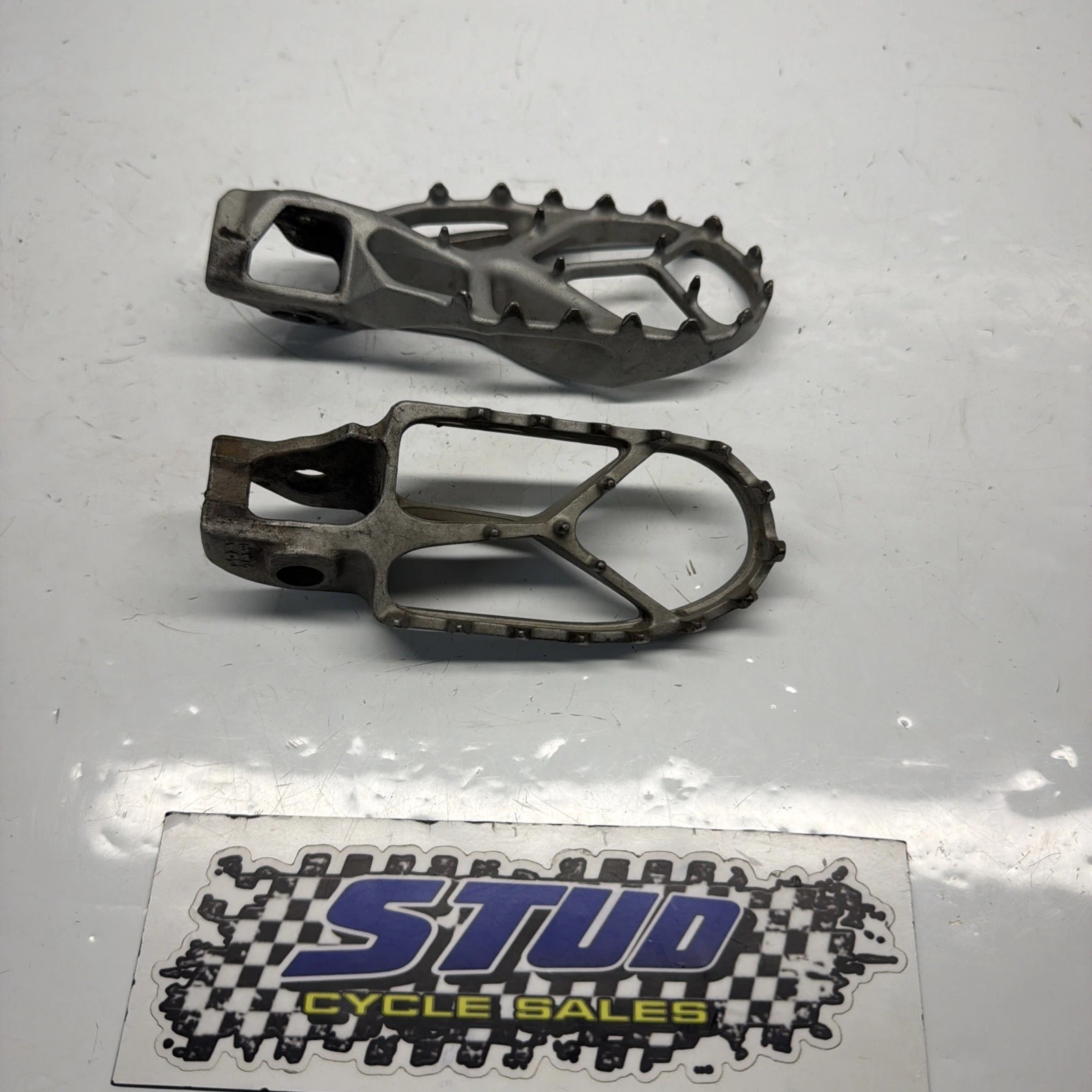 2024 Husqvarna FE501 Footpeg OEM Peg Pegs Pair in Great Shape