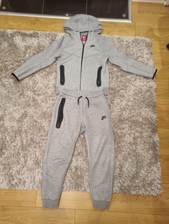 Nike Boys Grey Fleece Hooded Full Zip Tracksuit 2pc Hoodie & Trousers 147 158
