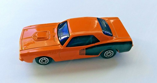 Maisto Plymouth HEMI Cuda, Orange, 1:64 Scale, Just Out of Package Condition. - Imagen 2 de 4