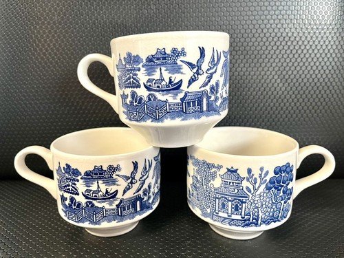 Blue Willow Churchill Coffee/Tea Cups (3) Made in England~Perfect Condition