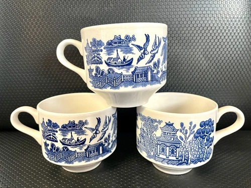 Blue Willow Churchill Coffee/Tea Cups (3) Made in England~Perfect Condition