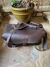 Saddleback Leather Utility Duffle Dark Coffee Brown sholder strap Large