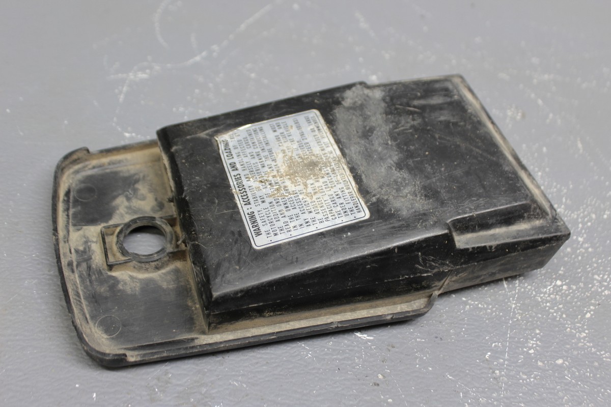 1983 HONDA SHADOW 750 FRONT STORAGE LUGGAGE COMPARTMENT BOX #27 | eBay, image size:1200x800