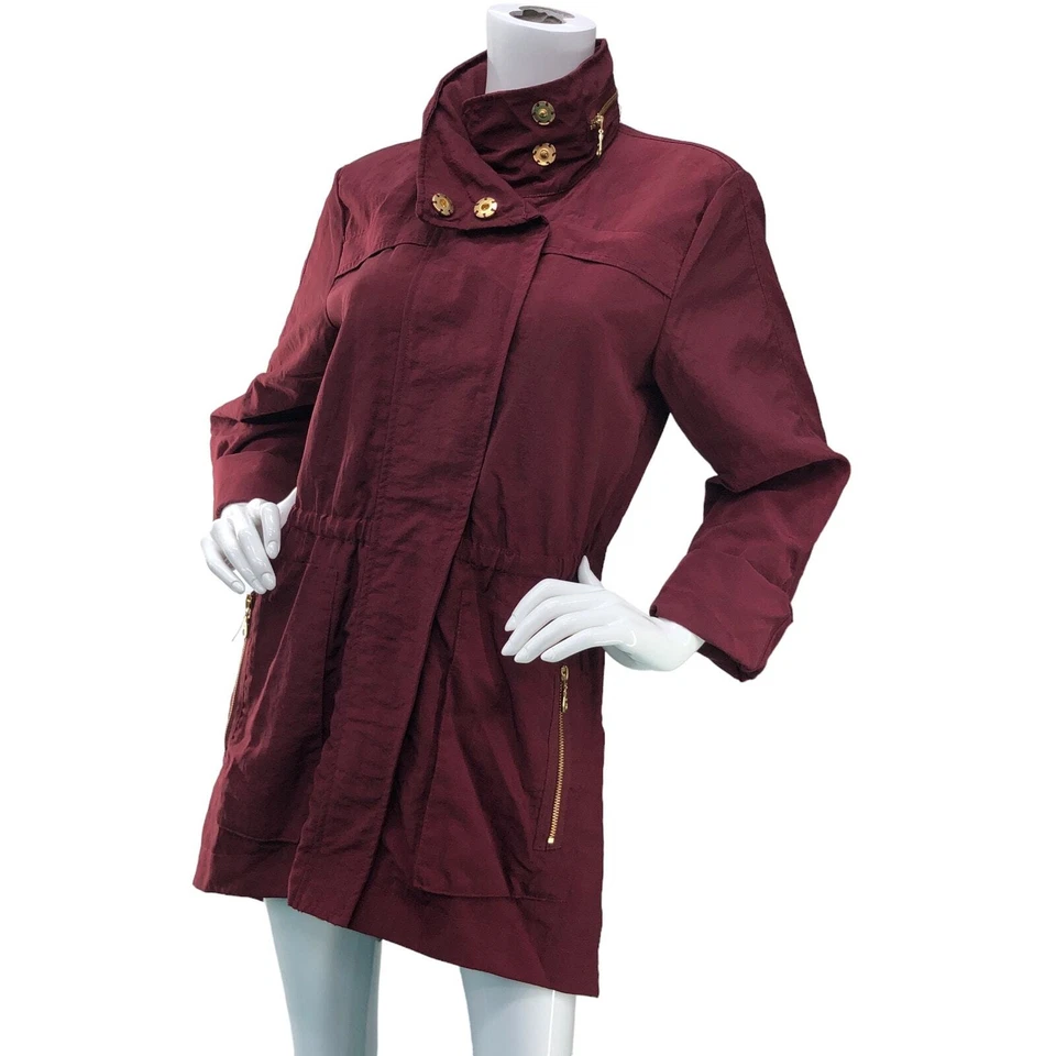 Tart Collections Mujer Talla S Chaqueta de Lluvia Sangre de Buey Bolsillos con Cremallera Embalable Capucha Forrada Foto 2 de 4