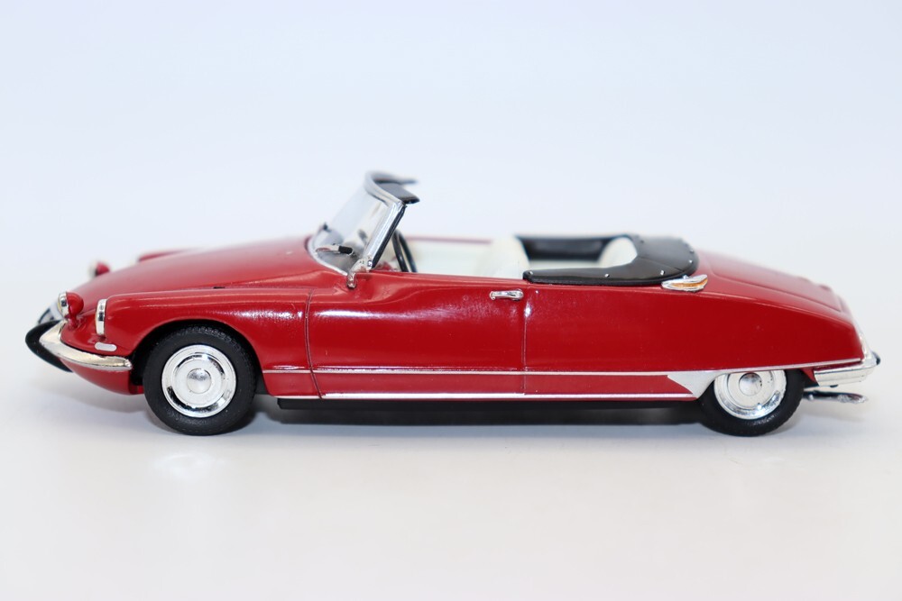 Miniature Citroën DS 19 Cabriolet 1/43e Norev