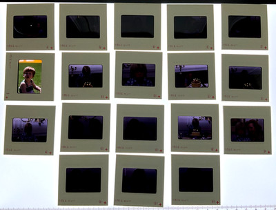 Lot of 18 Photo 35mm Slides, normal daily life, exposure too dark (~1970s)