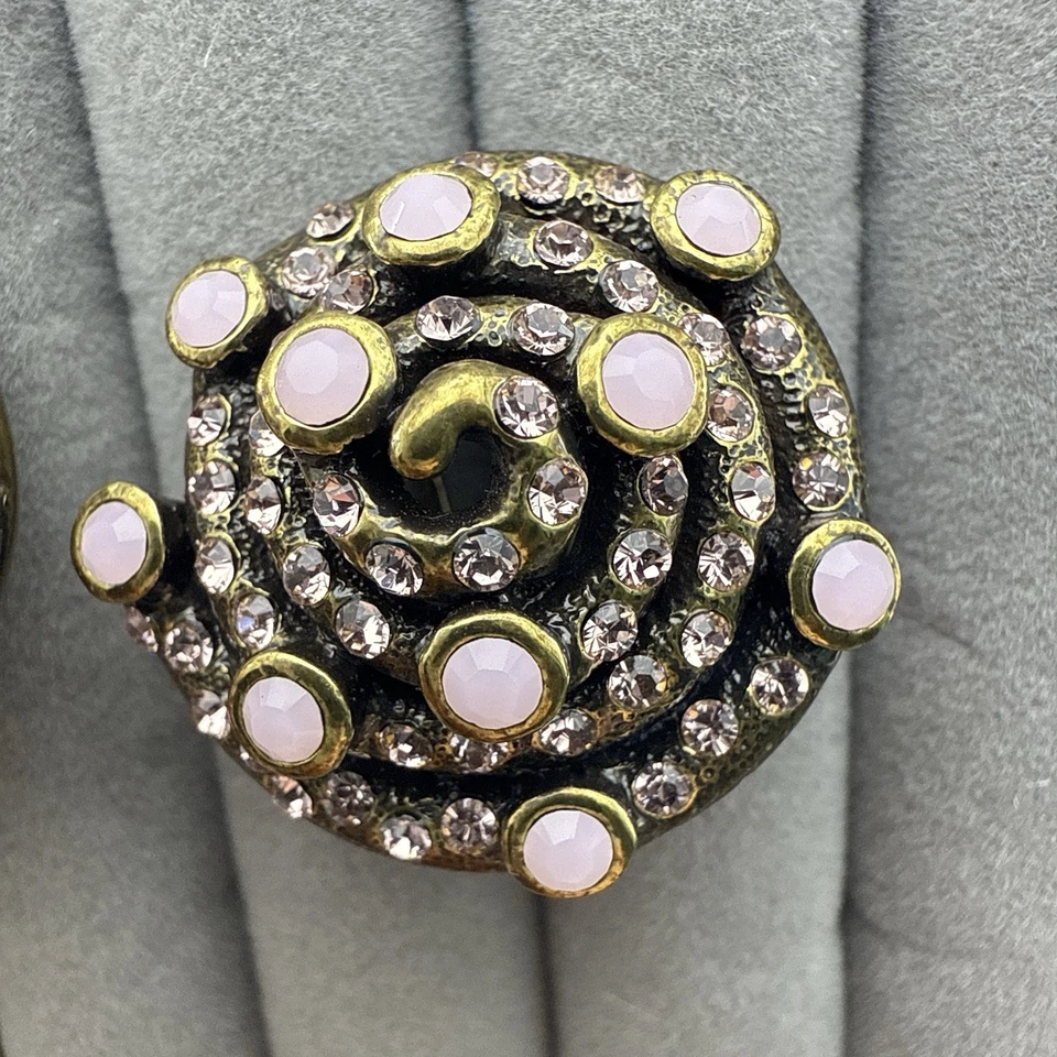 Pendientes Heidi Daus Espiral Rosa Redondo Círculo Omega Bobina Trasera Estrás Cristal Foto 4 de 4