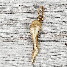 Vintage 14K Yellow Gold Brushed Italian Horn Charm Pendant Small Luxury Pretty