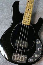 MUSIC MAN StingRay 4 - Black - Used 2003 Maple fingerboard w/Hard case