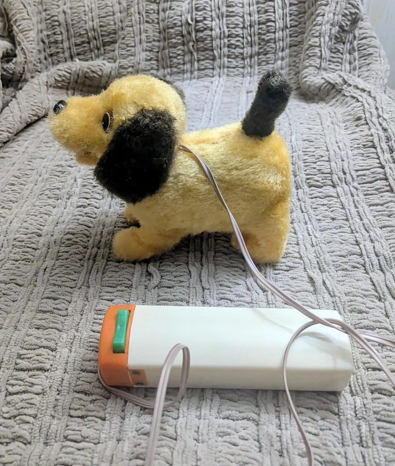 Vintage Peppy Puppy Battery Operated Toy Remote Control Barks Tail Wags Dog  - Image 3 of 4