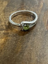 Size 7.25 Sterling Silver Heart Ring With Green Stone 2.41 Grams
