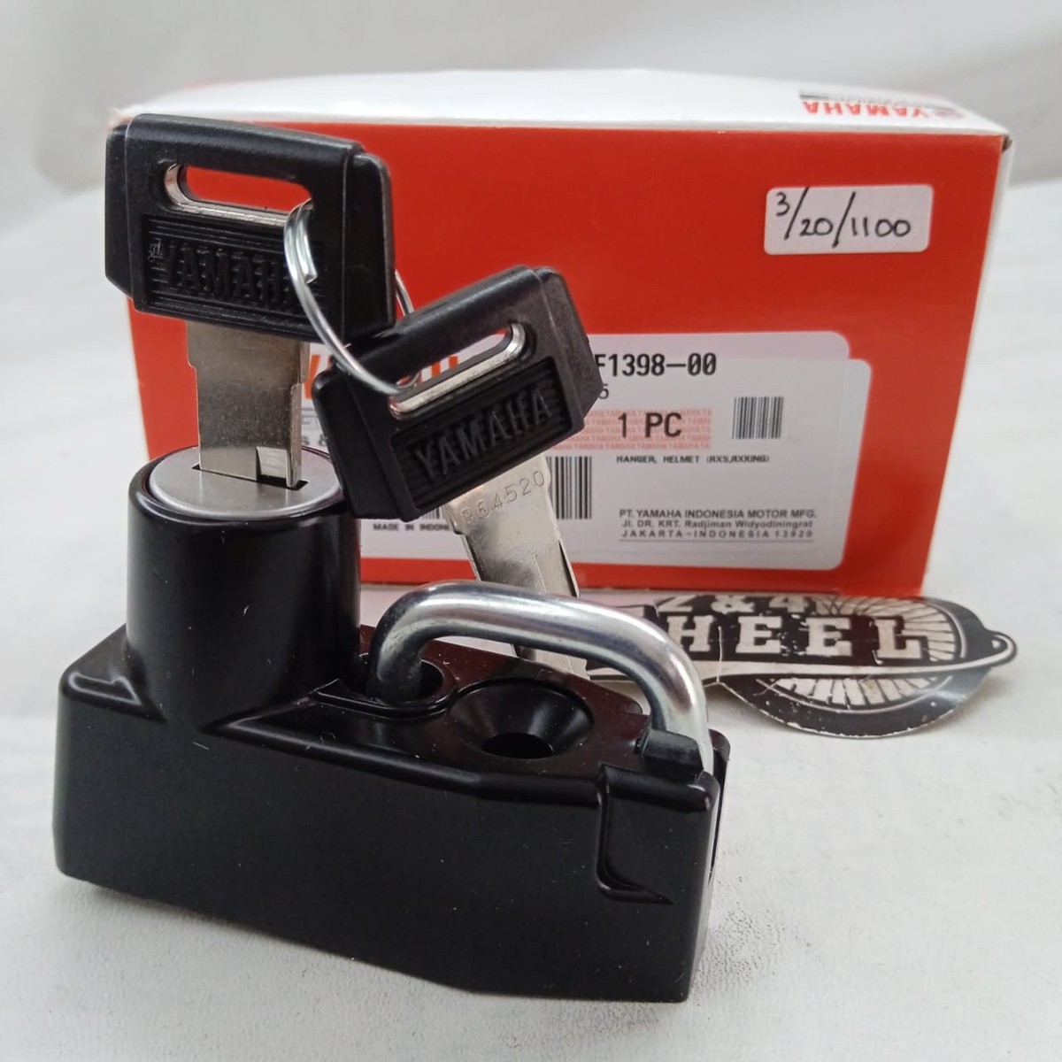 Yamaha YB125 RX100 RXS100 RS125 Virago Helmet Holder with Keys NEW