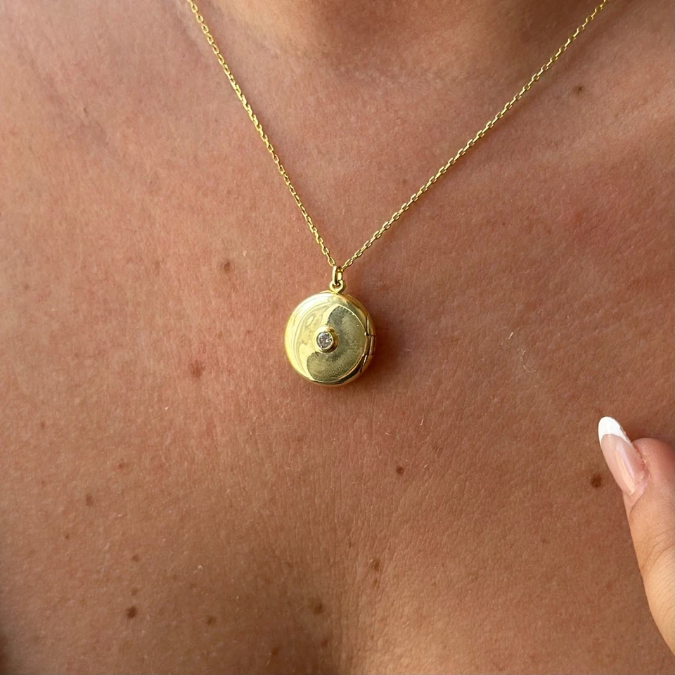 14k Gold Bee Locket Necklace Lab-Created Diamond | Photo Keepsake Pendant Gift - Image 4 of 4