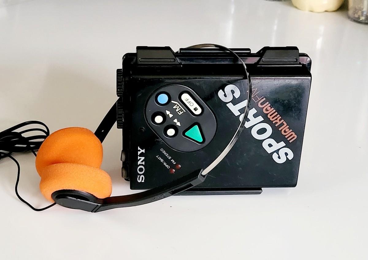 SONY WALKMAN SPORTS WM-F5 Radio Cassette Black Working+ headphones