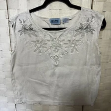QPS Embroidered Floral 100% Cotton Tank Top Cottage Cropped Casual White Size M
