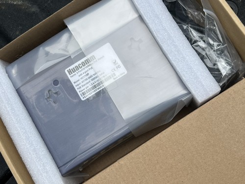 Huacomm 6-Port 10/100Mbps PoE Switch with 4 PoE Ethernet Ports - Picture 4 of 12