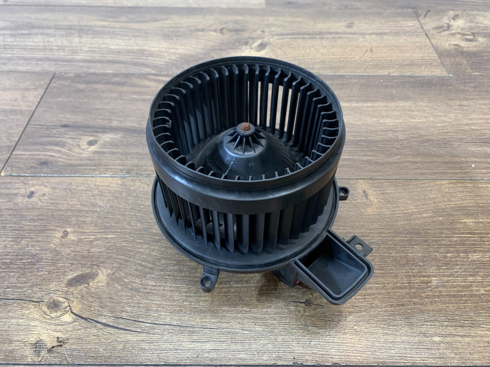 2014-2019 Maserati Ghibli A/C Heater Blower Motor OEM 0701132570 *NOTE*