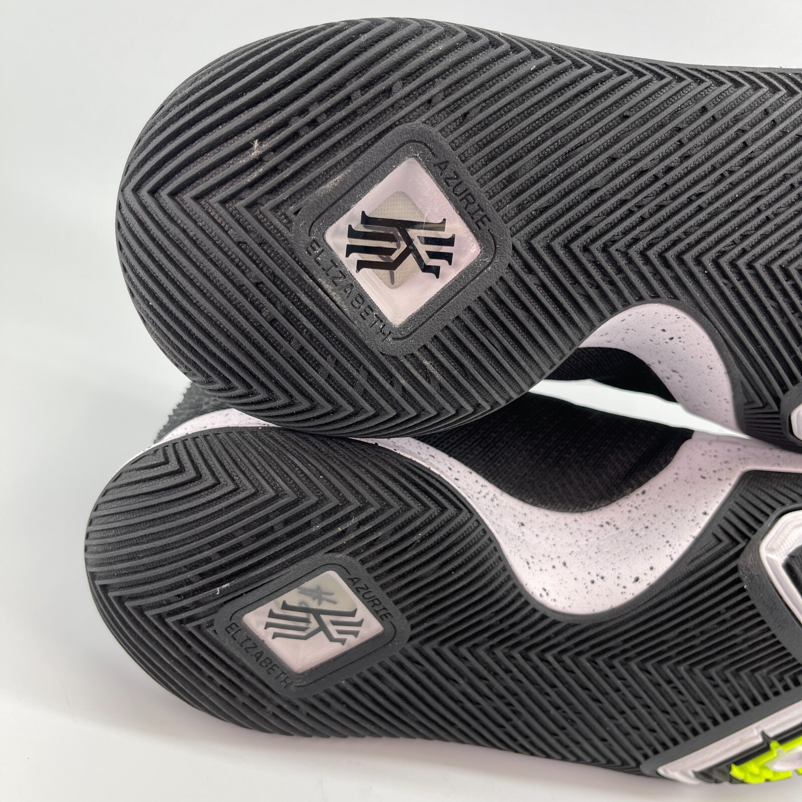 kyrie 3 tb black white